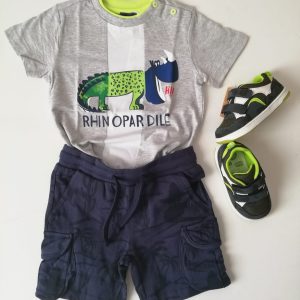 Completo CHICCO estivo 2 pezzi con pantalone con tasconi e t-shirt rhinopardile