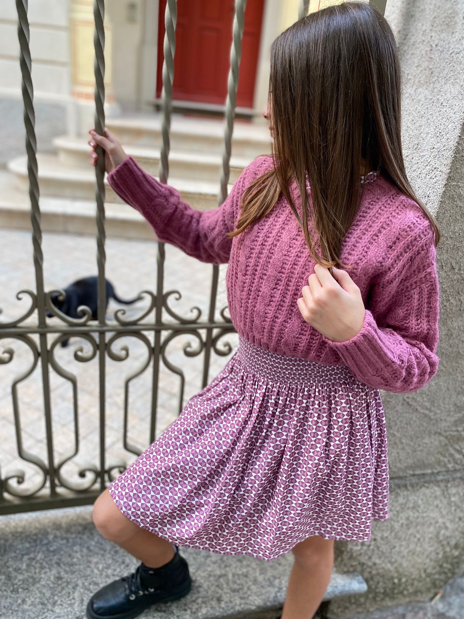 Abito IDO per ragazza color prugna con motivo + maglioncino in tricot color prugna