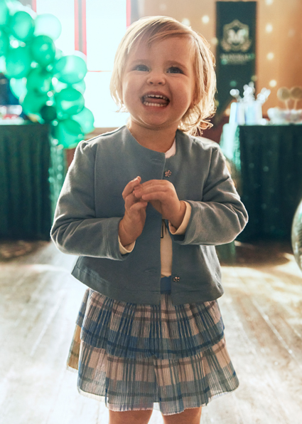 Completo con gonna MAYORAL, color carta da zucchero con gonna t-shirt e gilet