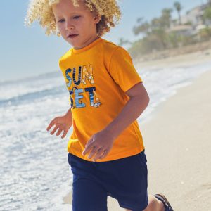 Completo corto in cotone MAYORAL per bambino con 2 t-shirts  + pantaloncino