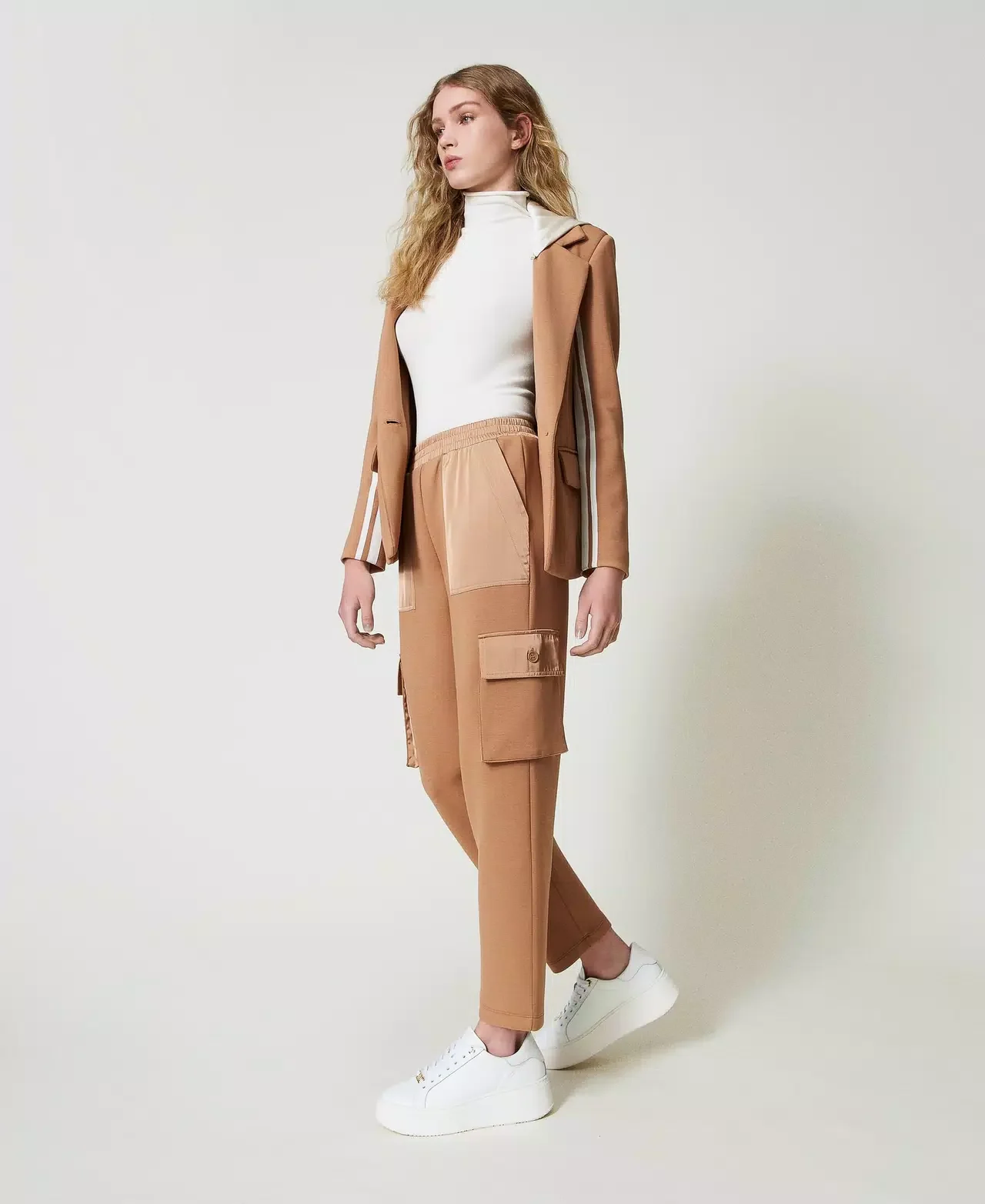 Pantaloni cargo in tessuto scuba e raso Twinset - immagine 4