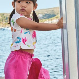 Completo 3 pezzi MAYORAL  per bambina con t-shirt e canotta tema mare + short fuxia
