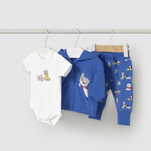 Completo MAYORAL primaverile con t-shirt mezza manica, pantalone e felpa color bluette