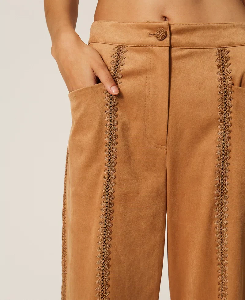 Pantaloni scamosciati con ricamo TWINSET - immagine 8