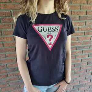 T-shirt GUESS primaverile in cotone, color nero con logo GUESS centrale fuxia in strass
