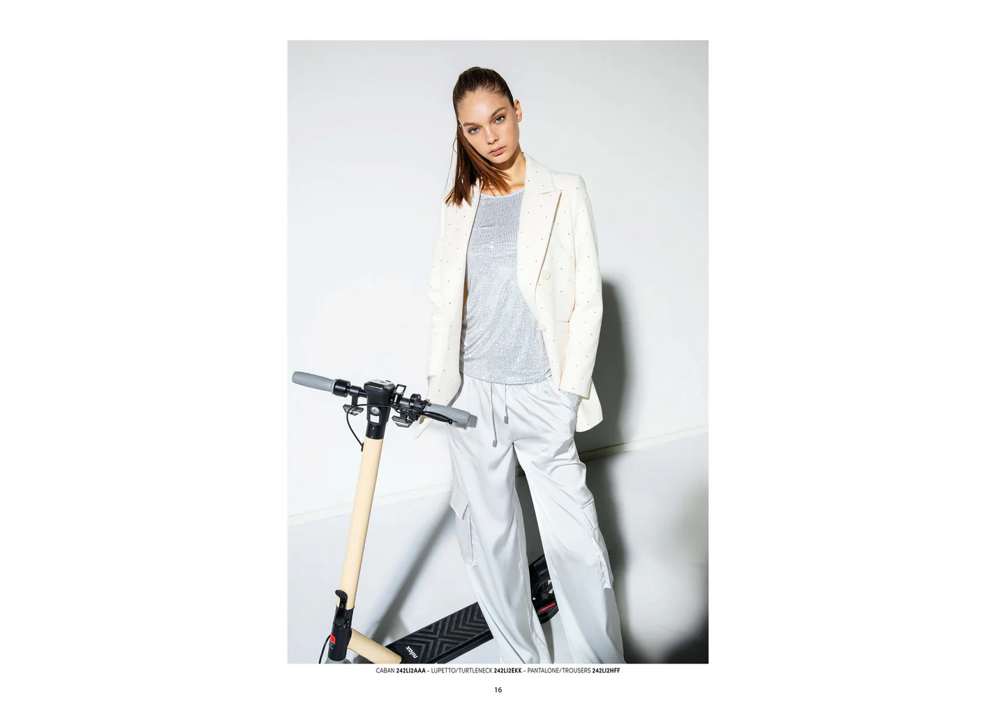 T-shirt stretch con strass all over TWINSET - immagine 8