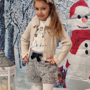 Completo MAYORAL per bambina, modello con pantaloncino blu fantasia beige e t-shirt abbinata