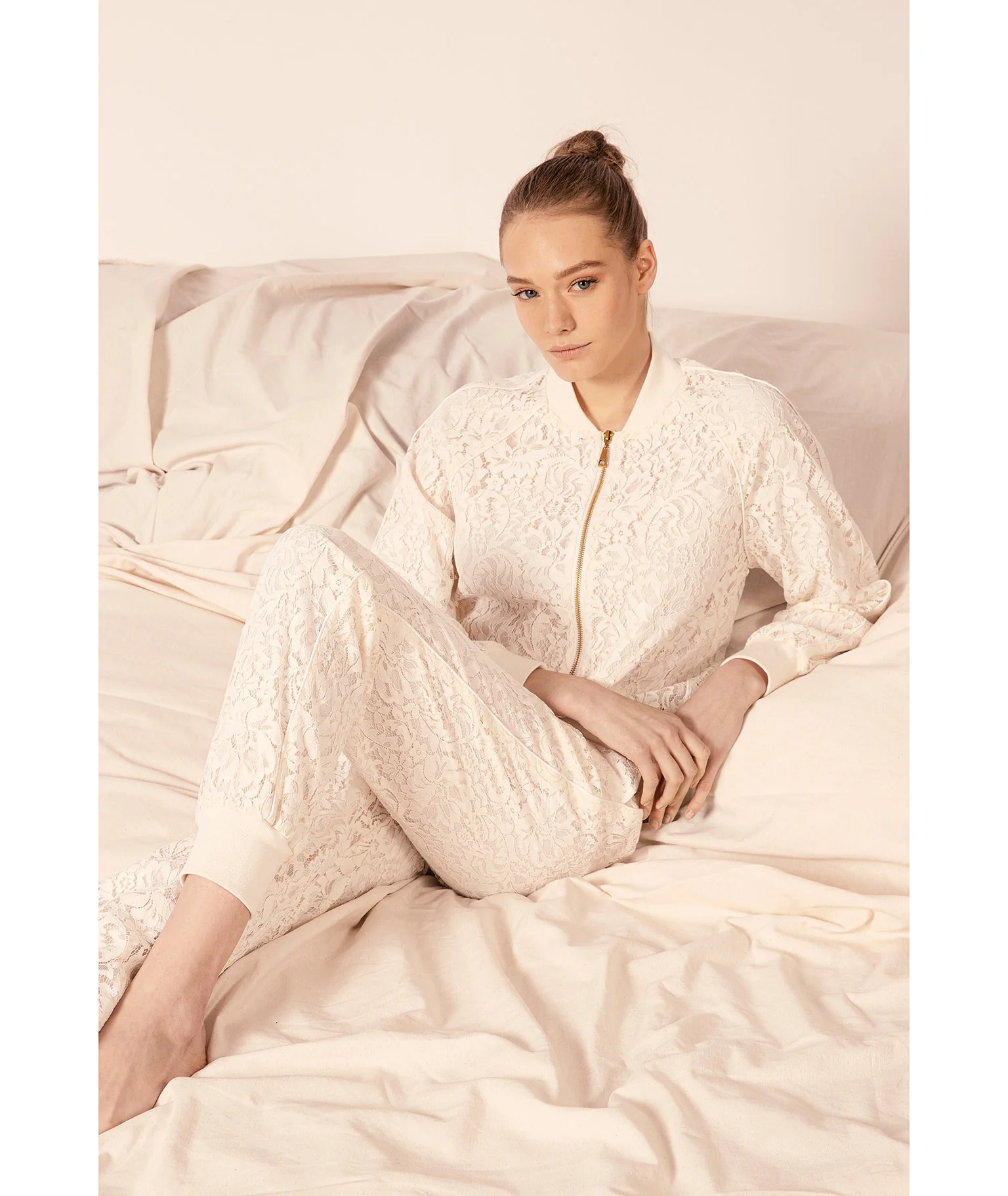 Pantaloni joggers in pizzo TWINSET - immagine 3