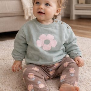 Completo  2 pezzi CHICCO invernale con felpa greige con fiore centrale e pantaloncino abbinato